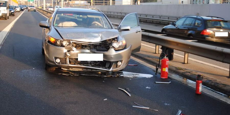 A4 Schaffhausen: Auffahrkollision