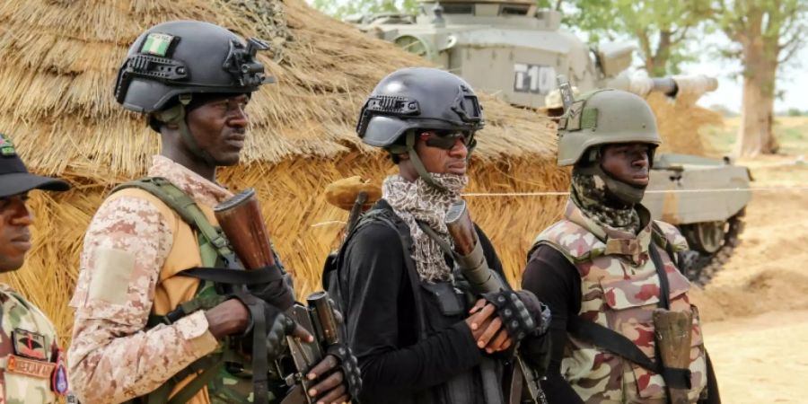 Nigerianische Soldaten bekämpfen seit Jahren Islamistengruppen