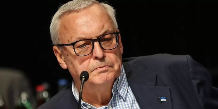 Werner Gegenbauer, Präsident von Hertha BSC, hat sich nach den Ausschreitungen von Fan-Chaoten während des Berlin-Derbys entschuldigt. Foto: Andreas Gora/dpa