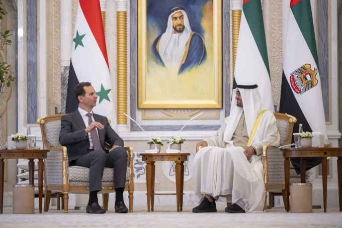Syriens Präsident Assad und der Präsident der Vereinigten Arabischen Emirate bei Gesprächen. Gespräche