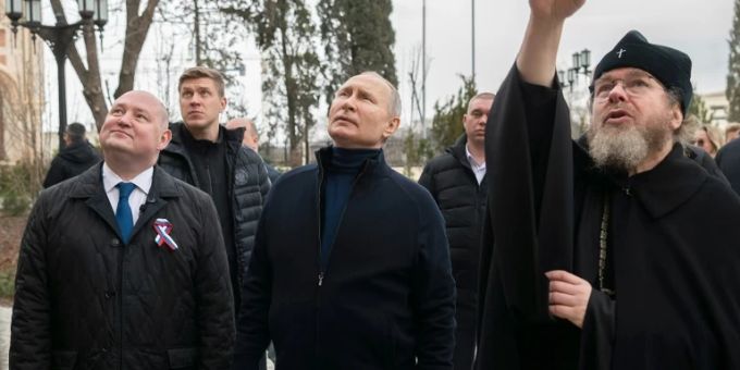 Foto der russischen Staatsmedien von Putin in Sewastopol Foto der russischen Staatsmedien von Putin in Sewastopol