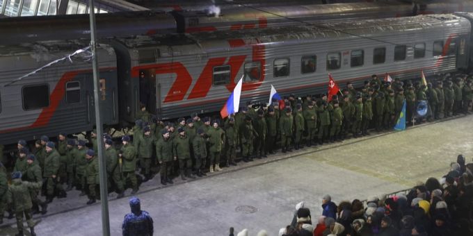 Die russische Mobilmachung wird nun auch auf weibliche Sträflinge erweitert. (Symbolbild) Mobilmachung Russland Ukraine-Krieg