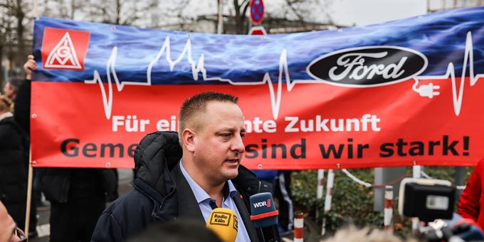 Als Ford im Januar angekündigt hatte, in Deutschland im grossen Stil Stellen zu streichen, war die Aufruhr in Köln gross. (Archivbild) Als Ford im Januar angekündigt hatte, in Deutschland im grossen Stil Stellen zu streichen, war die Aufruhr in Köln gross. (Archivbild)