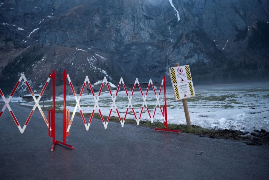 Am Dorfrand von Kandersteg im Berner Oberland hat sich am Donnerstag, 23. Februar 2023, ein Felssturz ereignet.