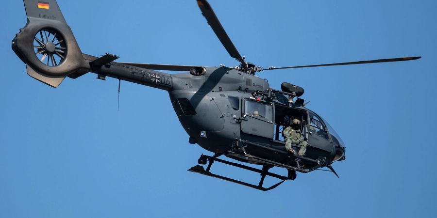 Ein Hubschrauber der Bundeswehr vom Typ H-145M - wird normalerweise zum Absetzen von Spezialkräften genutzt.