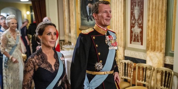 Die dänischen Royals Prinz Joachim und Prinzessin Marie ziehen von Paris nach Washington. Prinz Harry