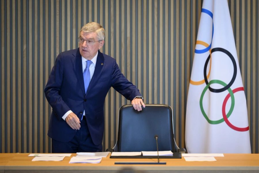 Das IOC um Präsident Thomas Bach empfiehlt die Wiederzulassung von russischen Sportlern.