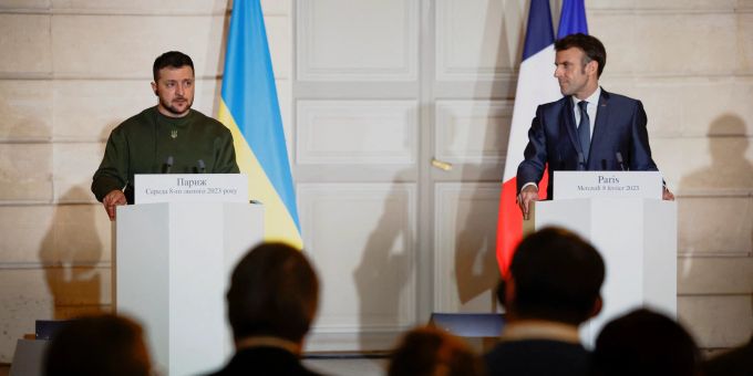 Macron und Selenskyj in Paris. Ukraine's President Volodymyr Zelensky at the Elysee Palace
