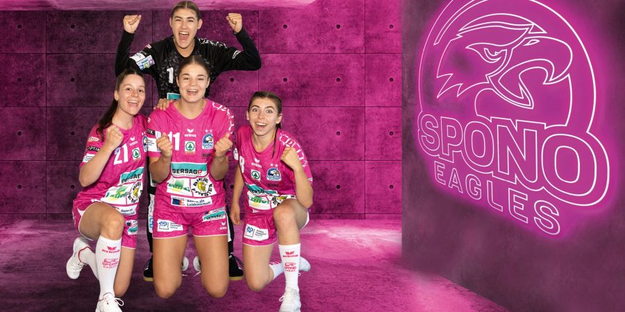 Catherine Csebits, Nora Snedkerud, Mia Emmenegger und Soraya Schaller