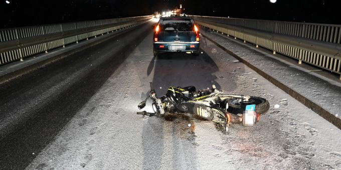 Lütisburg: Motorradfahrerin verursacht Selbstunfall Lütisburg: Motorradfahrerin verursacht Selbstunfall