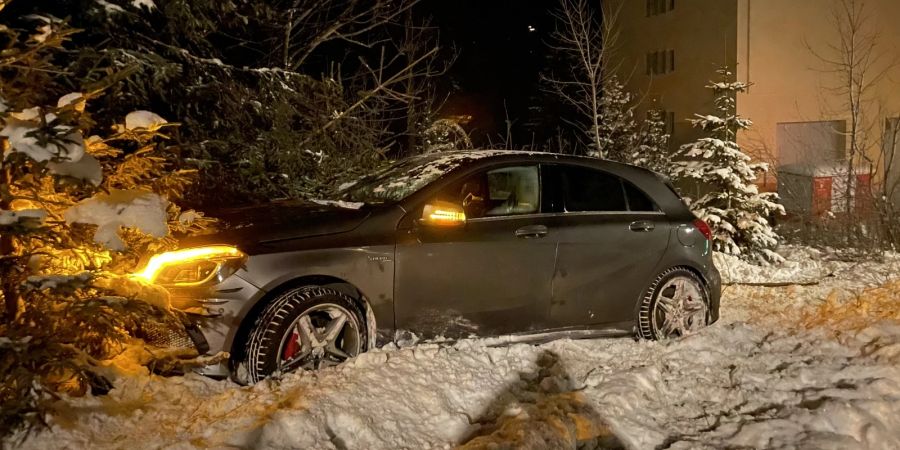 Lenzerheide: Alkoholisierter Automobilist kommt von Strasse ab