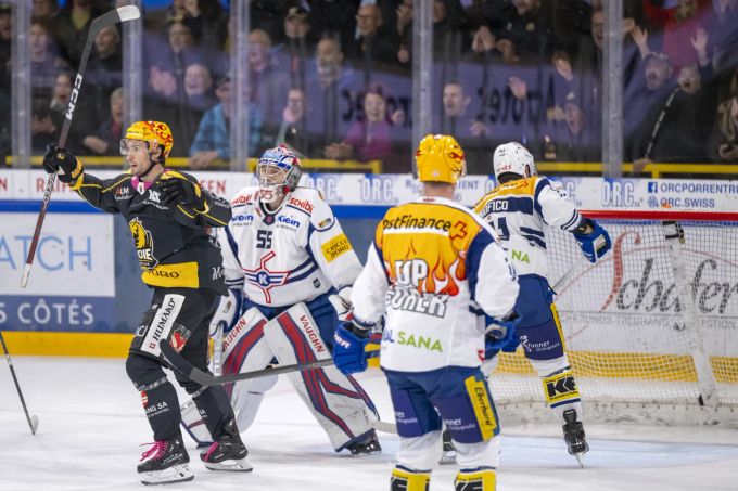 Der EHC Kloten kann bei Ajoie nicht anschreiben. EHC Kloten HC Ajoie