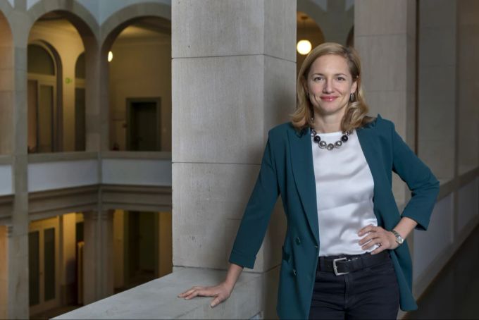 Esther Keller ist die Bau- und Verkehrsdirektorin des Kantons Basel-Stadt. winterdienst basel