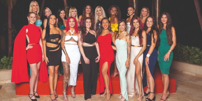 Pole-Dance und Kirche - Diese 18 Frauen kämpfen um Bachelor Fabrizio