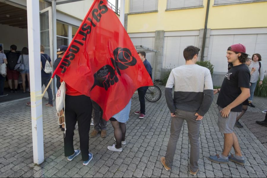 Nach einem Hinweis der Juso Baselland sah sich der Lokal-Betreiber die Texte der Band genauer an. (Archiv)