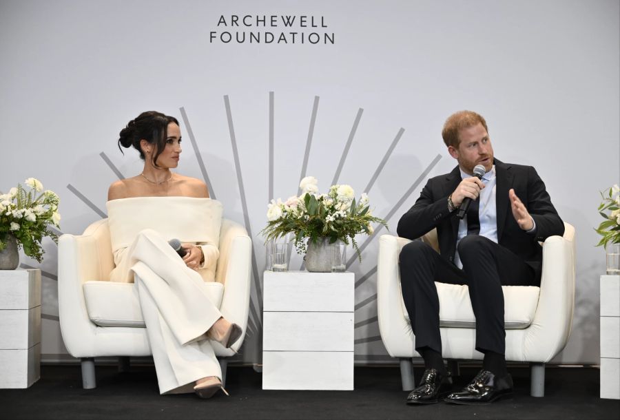 Meghan Markle und Prinz Harry bei einem Gespräch über psychische Gesundheit.