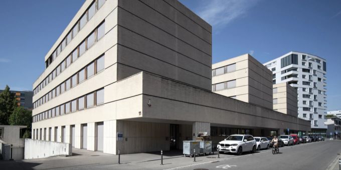 Unfall oder Mord? - Mann steht nach Tötung einer Sex-Partnerin vor Gericht