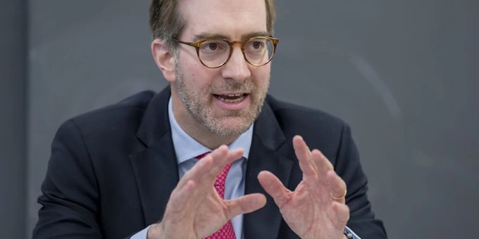 Der Basler Erziehungsdirektor Conradin Cramer (LDP). Im Sommer wird es heiss. Conradin Cramer