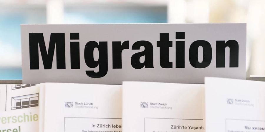 Der Ständerat will dem Staatssekretariat für Migration (SEM) im kommenden Jahr für die Asyl-Sozialhilfe 30 Millionen Franken weniger zur Verfügung stellen als der Bundesrat. (Themenbild)