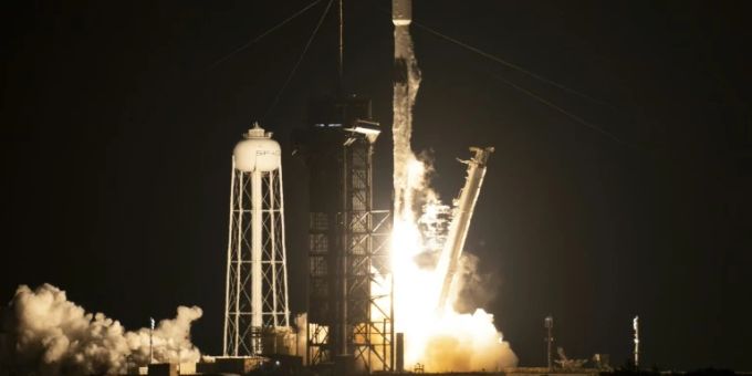 Start einer SpaceX-Rakete Start einer SpaceX-Rakete