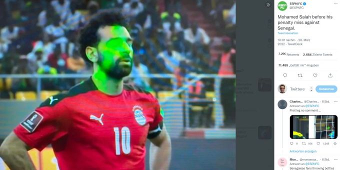 Mohamed Salah wird bei seinem Elfmeter von zahlreichen Laserpointern attackiert. Mohamed Salah Ägypten WM