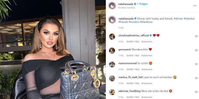 Natalia Osada in einem Restaurant. Natalia Osada