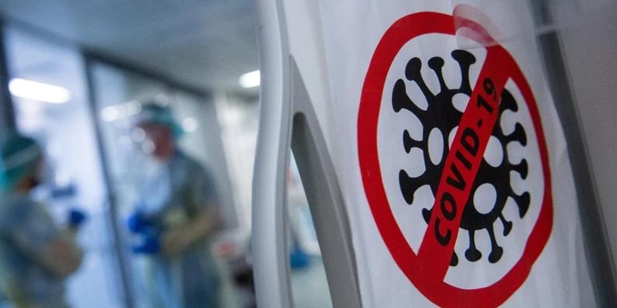 Ersten Berichten zufolge ist das Risiko, ins Krankenhaus zu müssen, bei Omikron geringer als bei Delta. Foto: Sebastian Gollnow/dpa