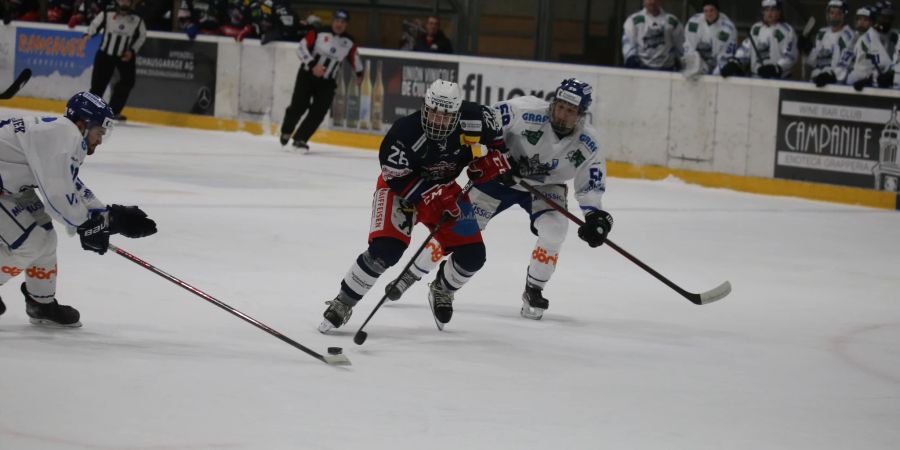 SC Herisau: James Bommeli mit viel Zug aufs Tor. - Herisau