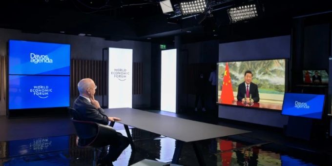 Xi Jinping spricht beim Weltwirtschaftsforum. Xi Jinping