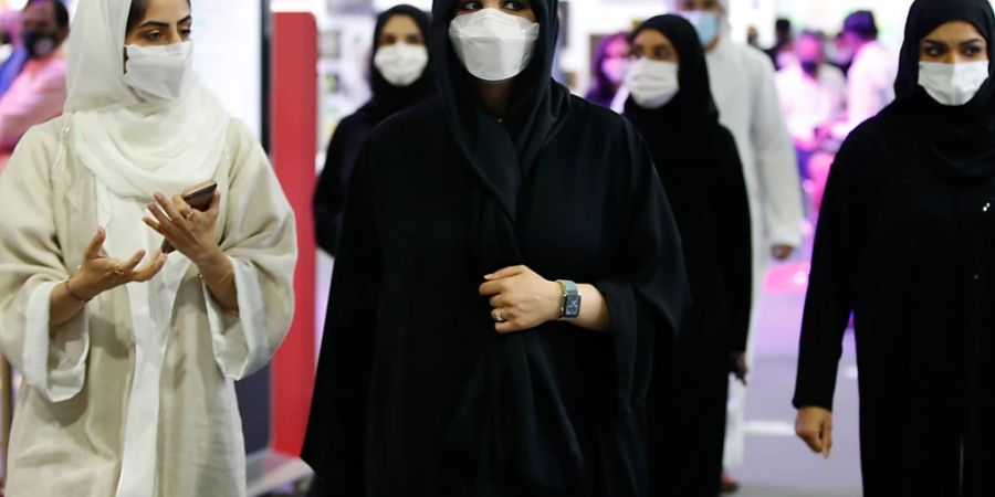 Nach dem Wirbel um die verschwundene Prinzessin Latifa (Mitte) aus Dubai haben sich die Wogen geglättet. Laut der Uno-Menschenrechtskommissarin Michelle Bachelet geht es Latifa gut. (Archivbild)