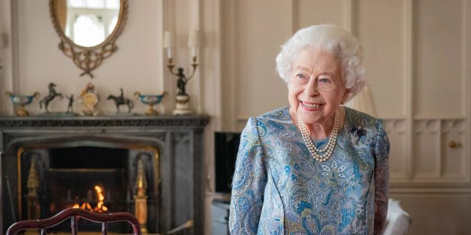 The planned garden parties at Buckingham Palace go ahead, but Queen Elizabeth II of Great Britain will not attend.