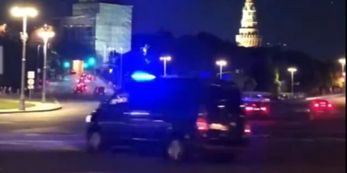 Wegen Lukaschenko? - Putin rast nachts mit Blaulicht in den Kreml