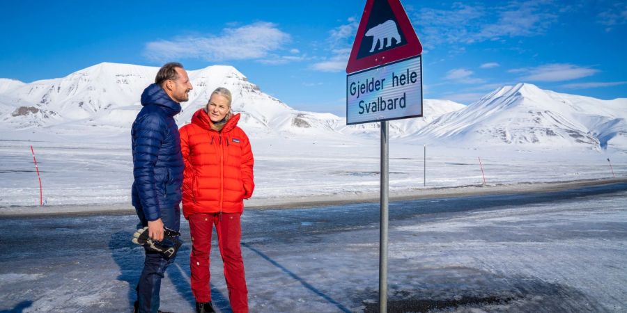 Der norwegische Kronprinz Haakon und seine Frau Mette-Marit mögen Spitzbergen sehr.