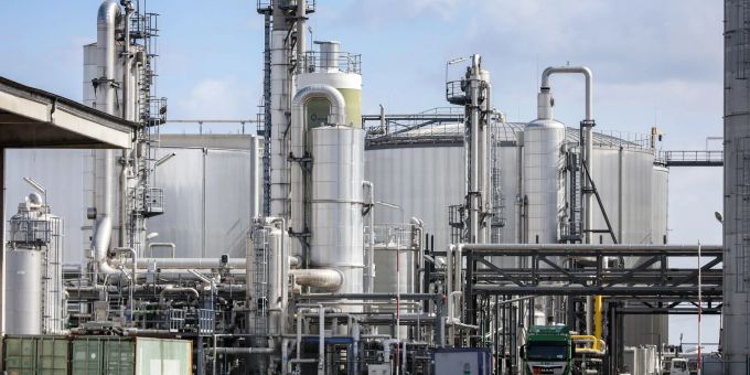 Berlin - Umweltministerin: Einschränkungen für Biosprit-Produktion