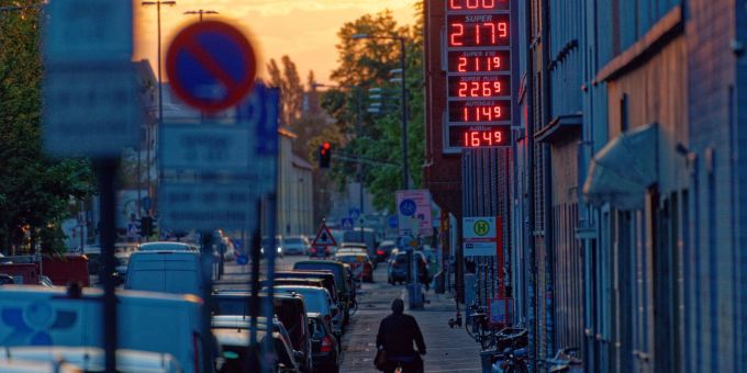 Aufgrund von Lieferengpässen und den Auswirkungen des Kriegs sieht die Bundesbank weiter steigende Verbraucherpreise. Aufgrund von Lieferengpässen und den Auswirkungen des Kriegs sieht die Bundesbank weiter steigende Verbraucherpreise.
