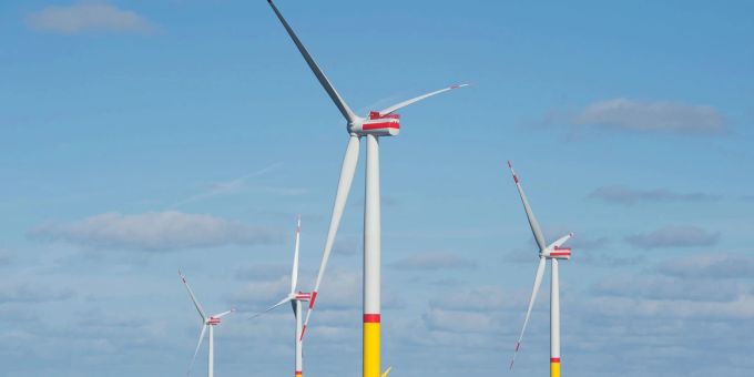 Wegen «administrativer Hindernisse» dauert der Ausbau erneuerbarer Energien sehr viel länger. Wegen «administrativer Hindernisse» dauert der Ausbau erneuerbarer Energien sehr viel länger.