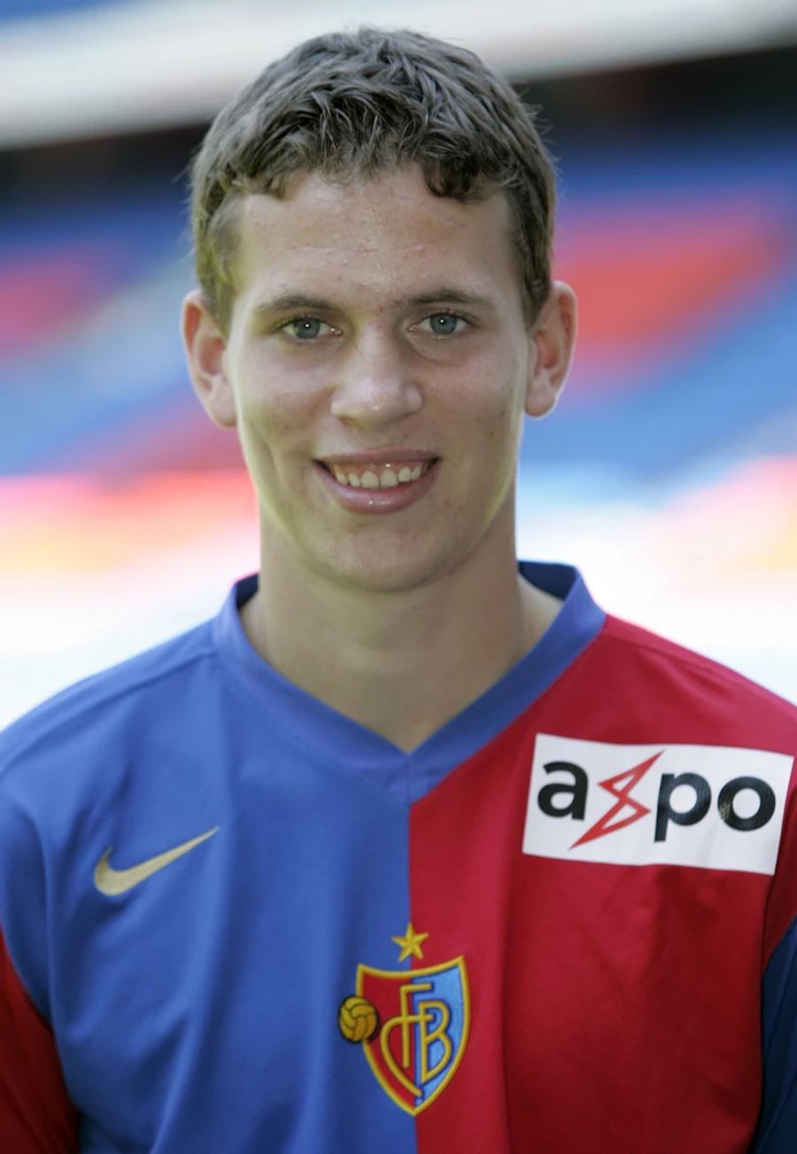 2007 absolvierte er sein erstes Spiel für den FC Basel.