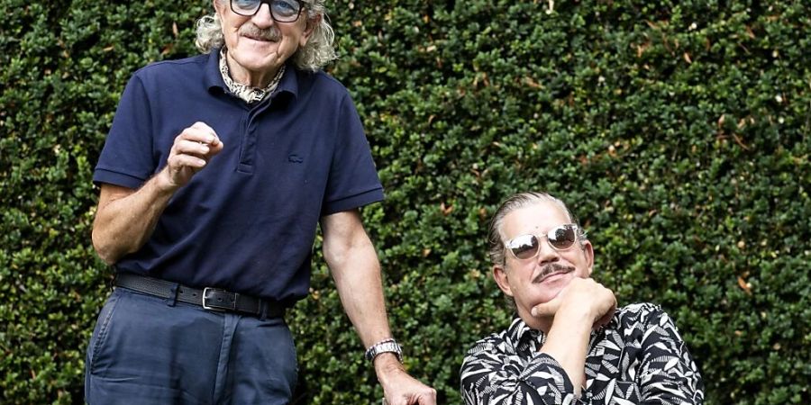 Dieter Meier und Boris Blank (von links) vom Elektromusik-Duo «Yello» werden mit dem Grand Prix 2022 geehrt. Der Preis wird vom Bundesamt für Kultur verliehen. (Archivbild)