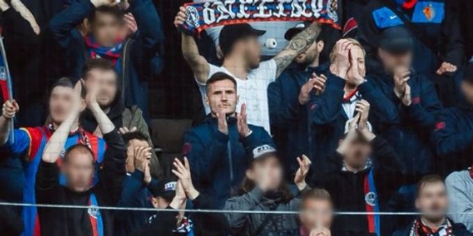 «Unsere 12. Maa» - Taulant Xhaka verfolgt FCB-Sieg in Muttenzerkurve