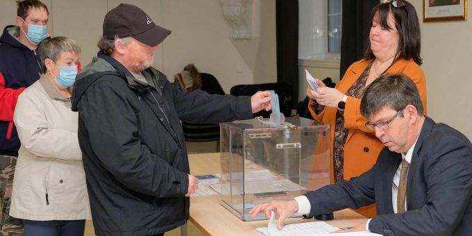 Die ersten Wählerinnen und Wähler haben in den französischen Überseegebieten ihre Stimme für die Präsidentschaftswahl in Frankreich abgegeben. Frankreich
