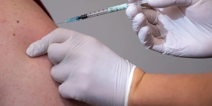 Omikron breitet sich derzeit rasch in Europa aus. grippe Omikron