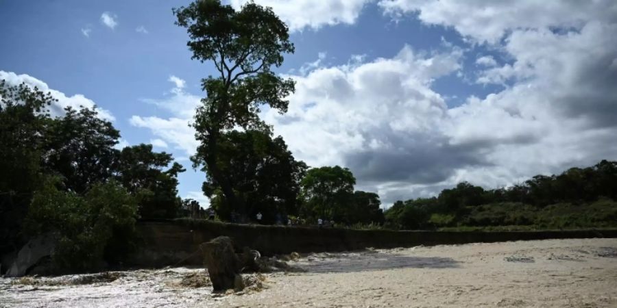 Überschwemmte Strasse in Guatemala