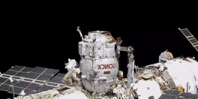Moskau - Erster russischer Weltraumspaziergang seit anderthalb Jahren