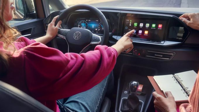 Alles im Blick im neuen VW Caddy mit dem neu designten Cockpit. VW Caddy