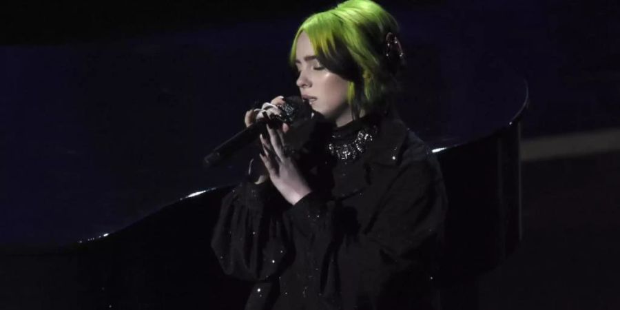 Billie Eilish probiert vieles aus. Foto: Chris Pizzello/Invision/AP/dpa