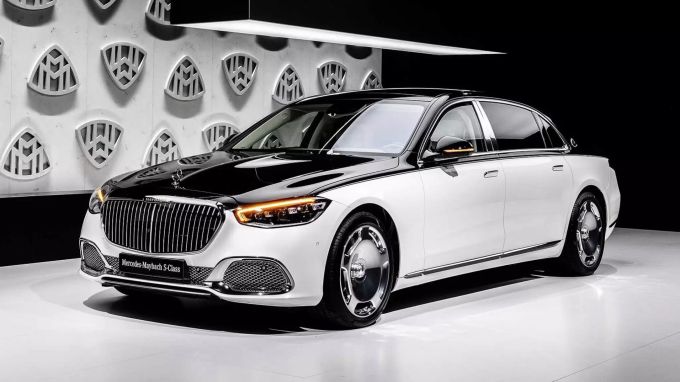 Viel Chrom, auffällige Zweifarblackierung und massive Felgen: auf Wunsch ist alles möglich 2021 Mercedes-Maybach S-Klasse