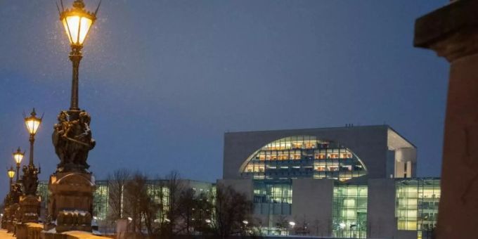 Berlin - Corona-Beratungen in Deutschland begonnen
