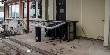 St.Gallen: Verpflegungsautomat durch Feuerwerk beschädigt