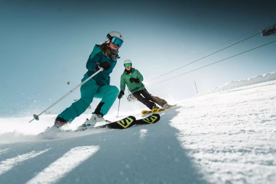 Frühling Skifahren Schweiz schneesicher