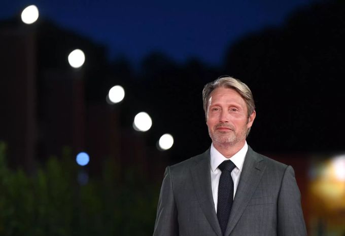 Der dänische Schauspieler Mads Mikkelsen wird nun der neue Grindelwald. mads mikkelsen
